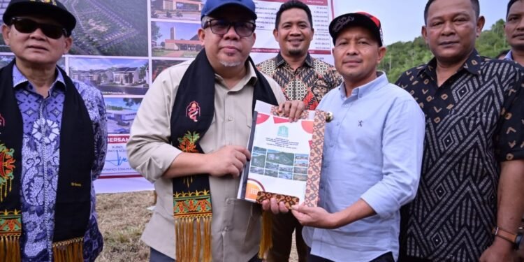 Fahri Hamzah Kunjungi Kampung Nelayan Mata Ie di Aceh Jaya