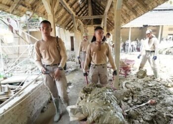 Praja IPDN Gotong Royong Pulihkan Situs Bersejarah Aceh Tamiang