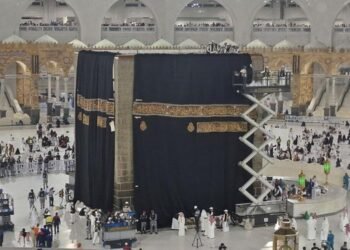 Kiswah Ka’bah Tak Selalu Hitam, Pernah Diselimuti 2 Warna Ini