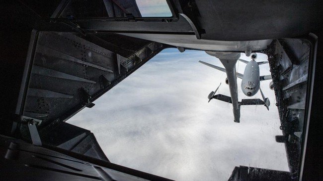 Kena Tembak Iran, Pesawat Tanker AS ‘Diam-diam’ Mendarat di Inggris