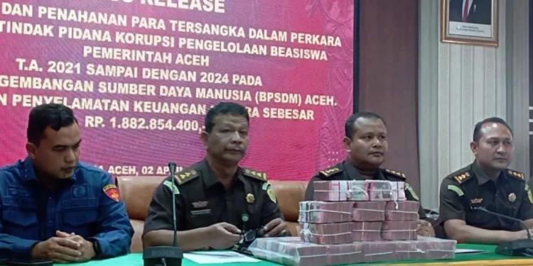 Kejati Aceh Tahan Tiga Pejabat BPSDM