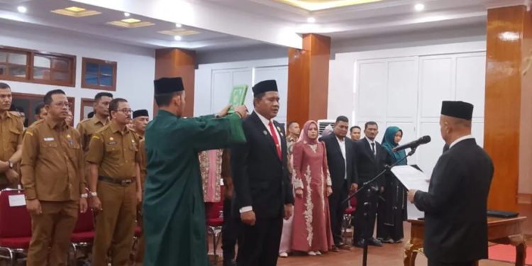 Bupati Aceh Jaya Lantik Masri sebagai Sekda Definitif