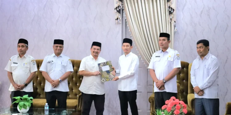 Bupati Aceh Barat Serahkan SK Plt Tiga Jabatan Strategis