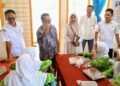 Sekdisdikbud Aceh Besar Dampingi Tim Kementerian Tinjau Penyaluran MBG di Darul Imarah