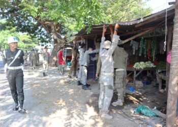 Satpol PP dan WH Aceh Besar Minta Pedagang Tak Lagi Memanjangkan Kanopi