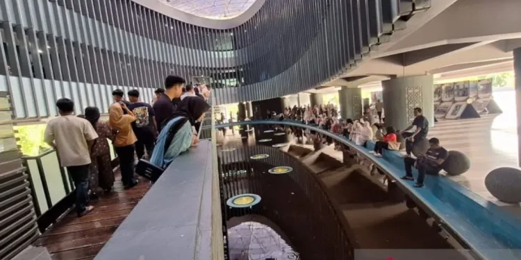 Pengunjung Padati Museum Tsunami Aceh di Momen Idul Adha