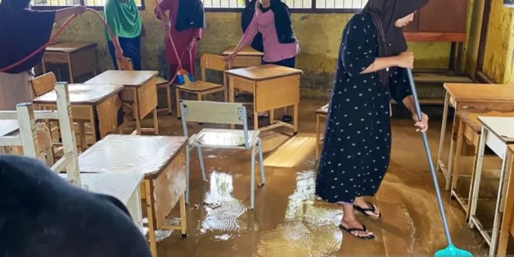 Banjir Lumpuhkan Aktivitas Enam Sekolah di Nagan Raya