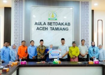 Bupati Serang Serahkan Bantuan untuk Korban Bencana Hidrometeorologi di Tamiang