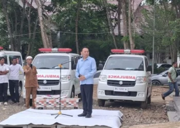 Kemenkes Serahkan 11 Unit Ambulans untuk Pemulihan Bencana Aceh Tamiang