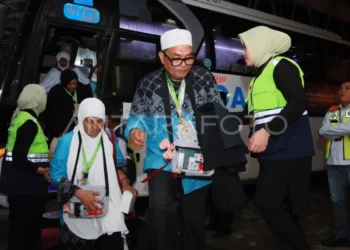 Kloter Pertama 393 Calon Haji Aceh Tiba di Madinah