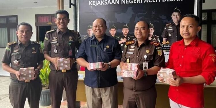 Kejari Aceh Besar Pulihkan Kerugian Negara Rp933 Juta dari Dua Kasus Korupsi
