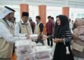 UIN Ar-Raniry Sembelih 64 Sapi, Bagikan 4.000 Paket Daging Kurban Hadiah UEA