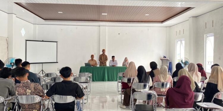 Peserta Menulis FAMe-STAI Nusantara Antusias Mengikuti Pelatihan
