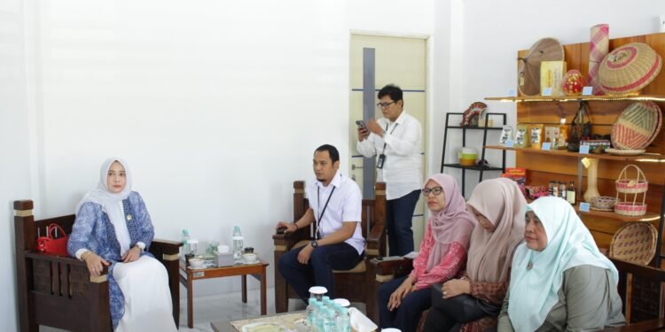 Darwati A. Gani Silaturahmi ke PNM, Dalami Sistem Pembiayaan Pemberdayaan Perempuan
