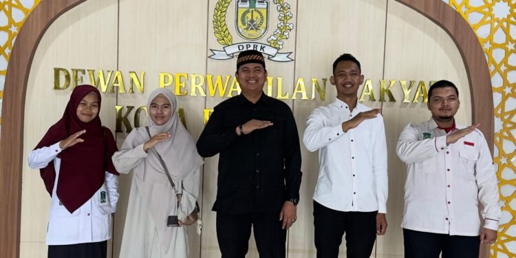 KAMMI USK Jalin Silaturahmi Strategis dengan Alumni di Komisi III DPRK Banda Aceh