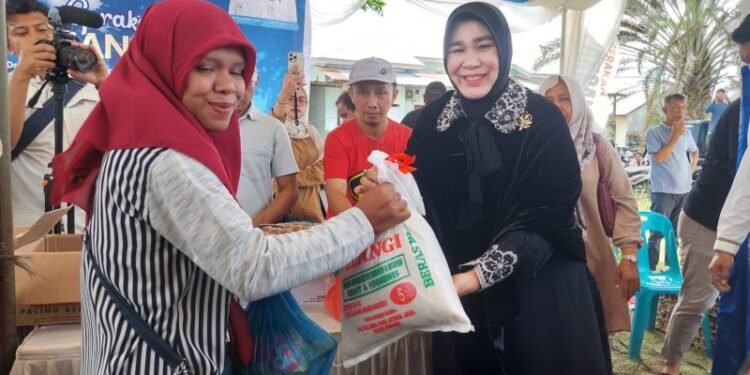 Harga Terjangkau, Warga Kota Banda Aceh Serbu Gerakan Pangan Murah