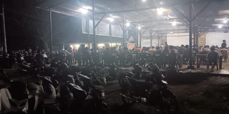 Listrik Padam, Warga Banda Aceh dan Aceh Besar ‘Serbu’ Warkop untuk Charger Handphone dan Wifi