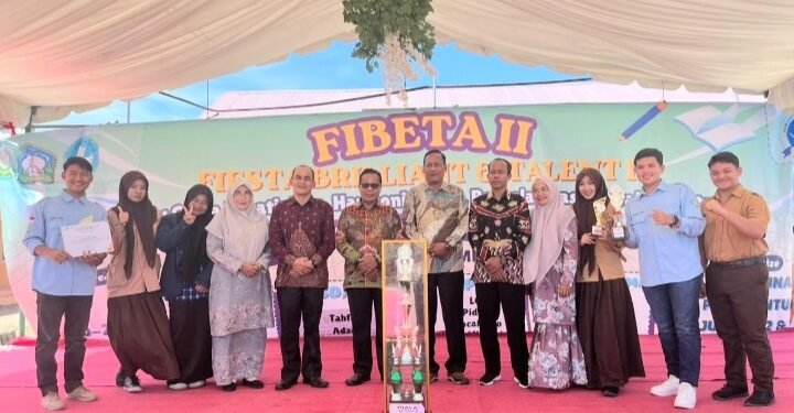 Kacabdisdik Aceh Selatan Tutup Kegiatan FIBETA di SMAN 1 Samadua, Berikut Para Juaranya