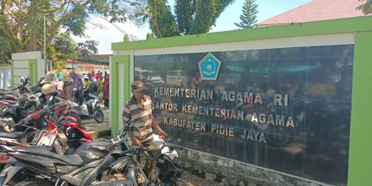 Nyan, Ratusan Pegawai Kemenag Pidie Jaya Kompak Berqurban, 204 Hewan Disembelih