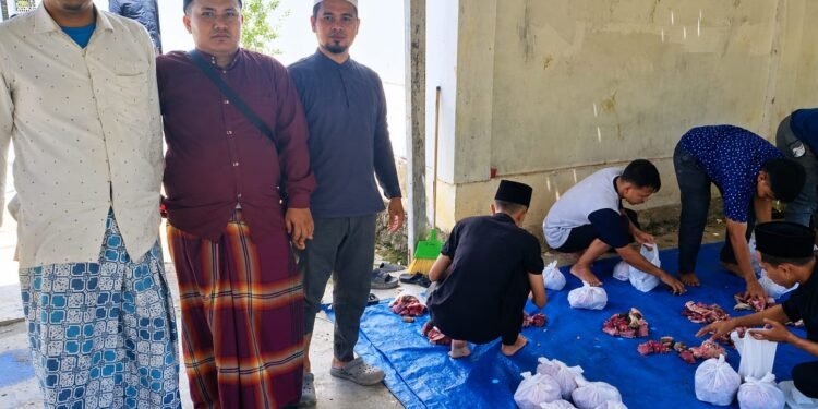 MUQ Aceh Selatan Gelar Sedekah Daging Kurban, Pererat Kebersamaan Santri dan Guru