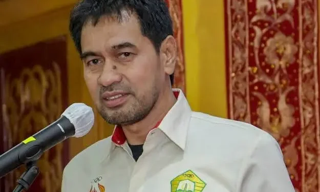 Penolakan Pergub JKA Kian Gencar, Mualem Berangkat Haji ke Tanah Suci