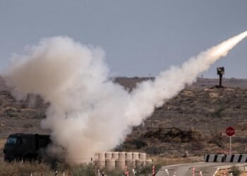 Korea Selatan Duga Rudal Iran Serang Kapal Kargonya di Selat Hormuz