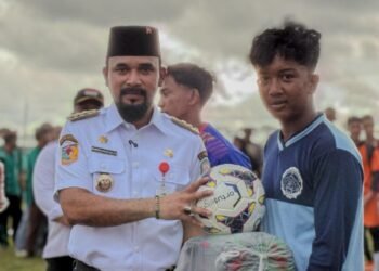 Al-Farlaky Kick Off Turnamen Sepak Bola Pelajar SMA Sederajat di Simpang Ulim