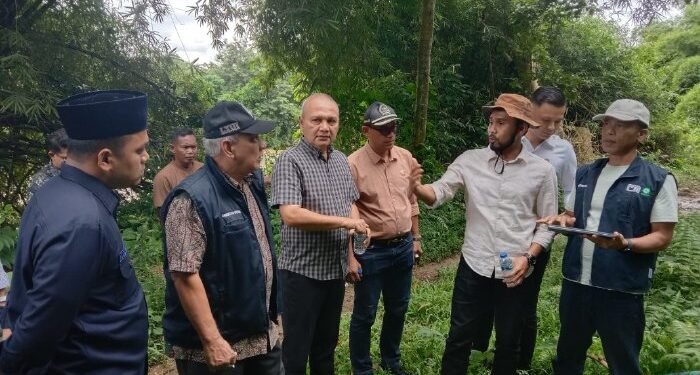 Plt Direktur PDAM Tirta Mountala Bersama Banleg DPRK Tinjau Lokasi Pembangunan WTP Seulimuem