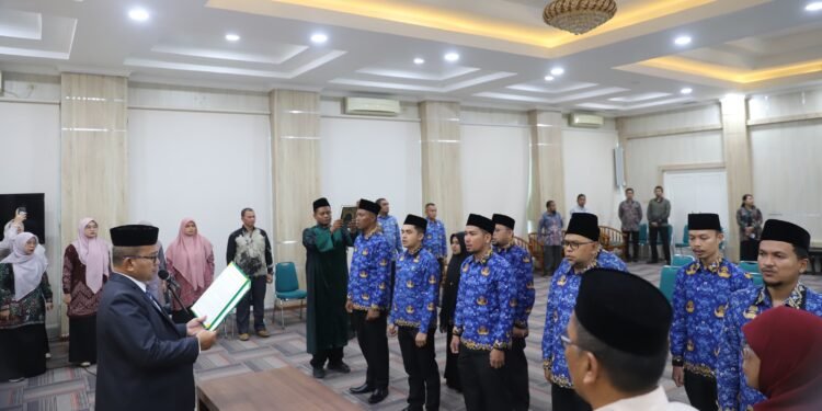 Kakanwil Kemenag Aceh Lantik 40 Pejabat Fungsional, Tekankan Inovasi dan Kerja Tim dalam Melayani Umat