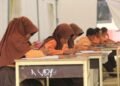 Omen, Puluhan Sekolah di Aceh Masih Belajar di Tenda Darurat