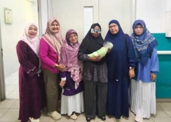 Bayi dari Ibu ODGJ di RSUD Meuraxa Diserahkan kepada Keluarga Besar