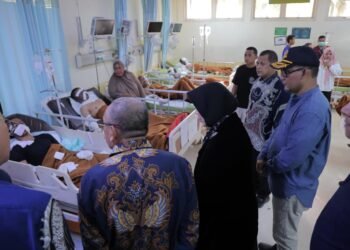 Illiza Besuk Korban Letupan KMP Aceh Hebat 2 di RSUZA