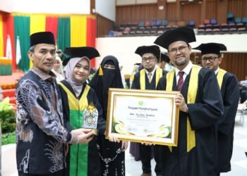 Ade Naylan Sadida: Juara MTQ, Hafizah 30 Juz Raih Best Award SDGs Internasional, Kini Lolos Pendidikan Dokter USK
