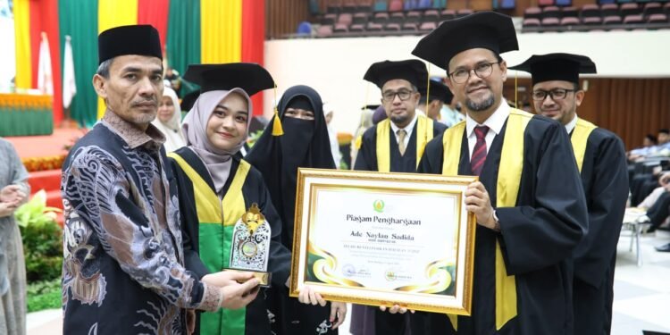 Ade Naylan Sadida: Juara MTQ, Hafizah 30 Juz Raih Best Award SDGs Internasional, Kini Lolos Pendidikan Dokter USK
