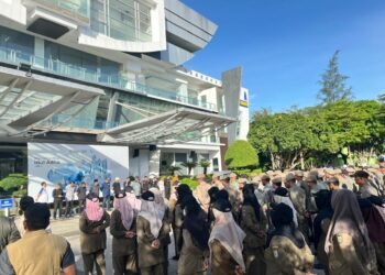 Pemko Bongkar Sejumlah Bangunan di Atas Saluran Air di Rukoh