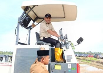 Tanam Perdana MTG di Tangan-tangan, Dr. Safaruddin; Abdya Terbanyak Mendapatkan Bantuan Alsintan