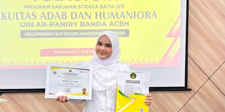 Urwatil Wusqa: Mahasiswi Berprestasi UIN Ar-Raniry dengan IPK 3,94 dan Lulus 3,5 Tahun