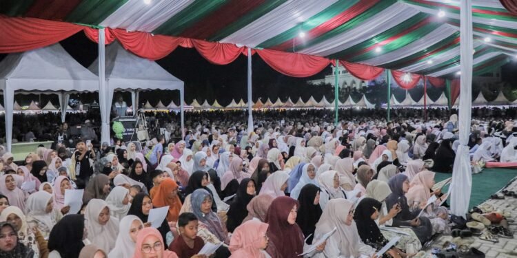 HUT ke-19 Pidie Jaya Dibalut Nuansa Religius, Puluhan Ribu Jamaah Doakan Daerah Lebih Maju