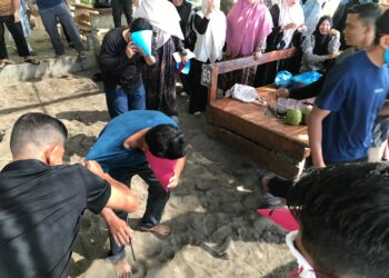 Kuah Pliek U dan Tawa: Saat Keluarga Besar Al Zahrah Pupuk Silaturrahmi