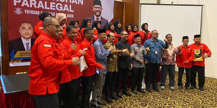 ‎Anggota Komisi III DPR RI Kukuhkan Paralegal di Banda Aceh, Perkuat Akses Keadilan dan Kesadaran Hukum Masyarakat ‎
