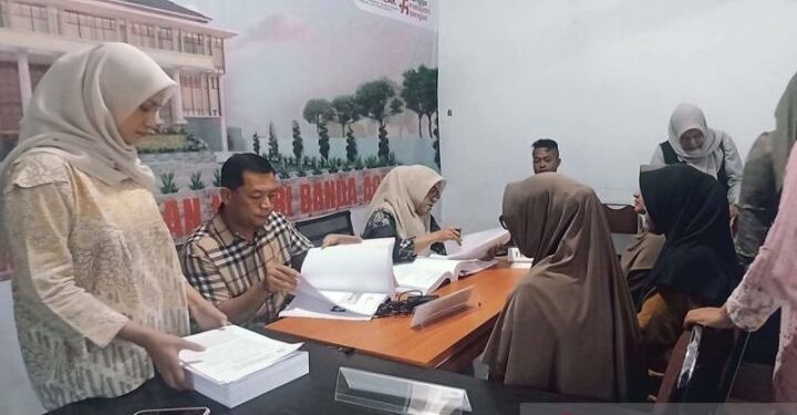 Kejari Banda Aceh Terima Pelimpahan Tiga Tersangka Penganiayaan Anak di Daycare
