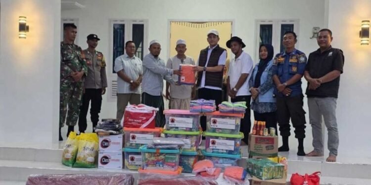 Pemkab Aceh Selatan Salurkan Bantuan Masa Panik Kebakaran Pesantren