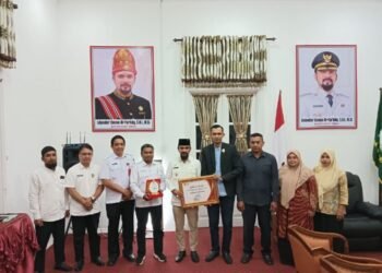 Bupati Al-Farlaky Terima Penghargaan dari KIA