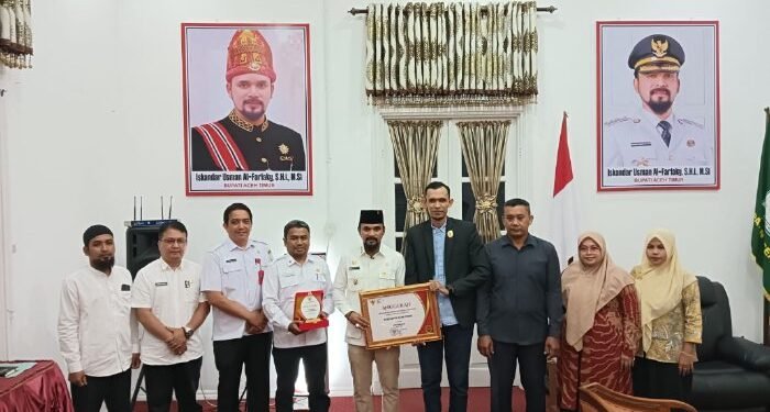 Bupati Al-Farlaky Terima Penghargaan dari KIA