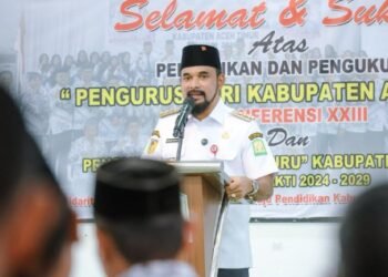 PGRI dan Bunda Guru Dilantik, Bupati Al- Farlaky Targetkan Sekolah Cetak SDM Unggul di Aceh Timur