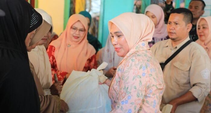 DWP Aceh Salurkan Bantuan untuk Puluhan Lansia Korban Kebakaran