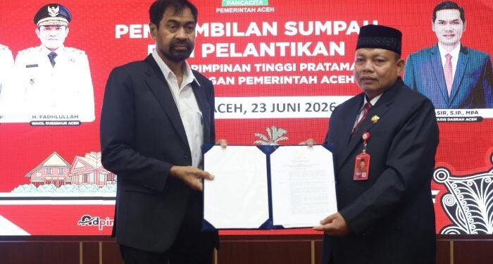 Mualem Lantik Dr. Misran Fuadi sebagai Kepala Dinas Syariat Islam Aceh