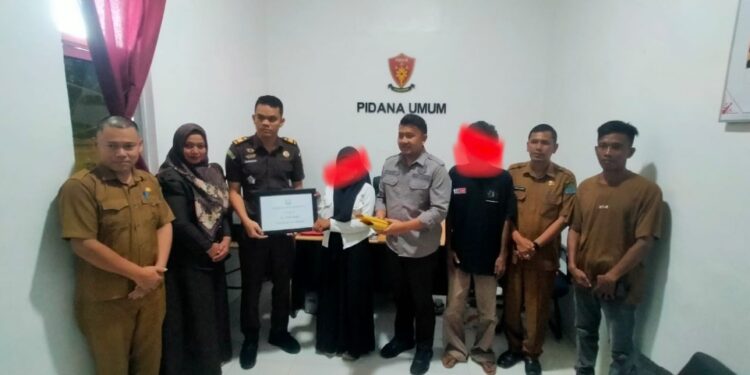 Pemkab Aceh Jaya Kawal Penyerahan Restitusi Rp30 Juta kepada Korban Kekerasan Seksual Anak