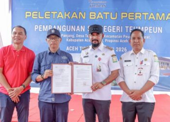 Kompas Bangun Kembali SDN Teumpeun, Bupati Al-Farlaky: Investasi Masa Depan Generasi