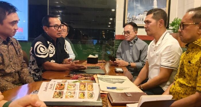 Sekda dan PLN Pusat Bahas Prospek Pengembangan Pembangkit Listrik Tenaga Surya di Aceh